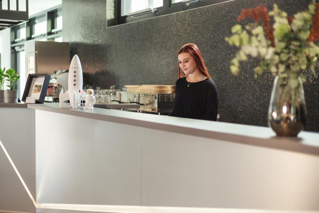 The Niu Star - Apartments Sindelfingen Bagian luar foto